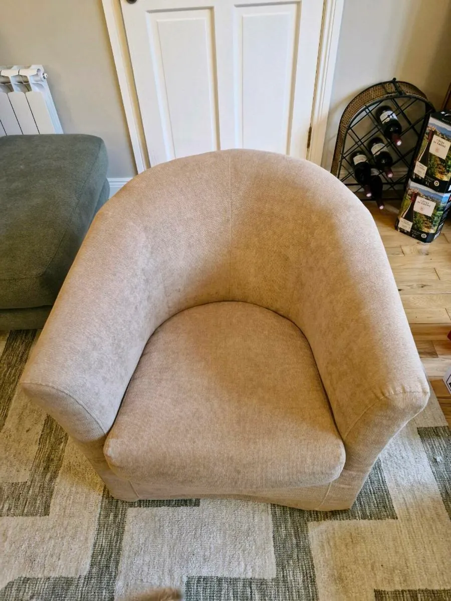 Swivelling tub chairs x 2 - Image 4