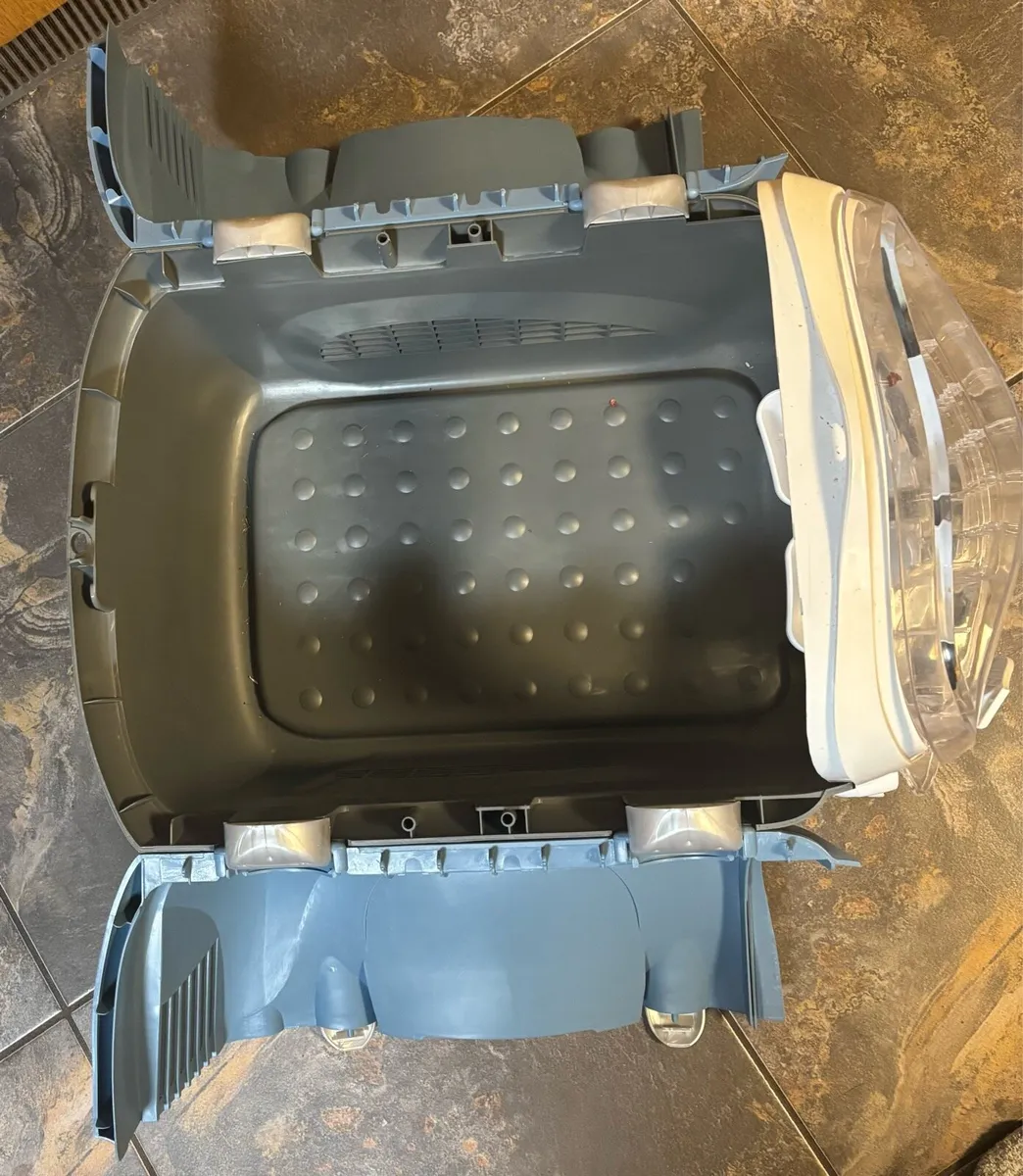 Cat carrier/crate - Image 3