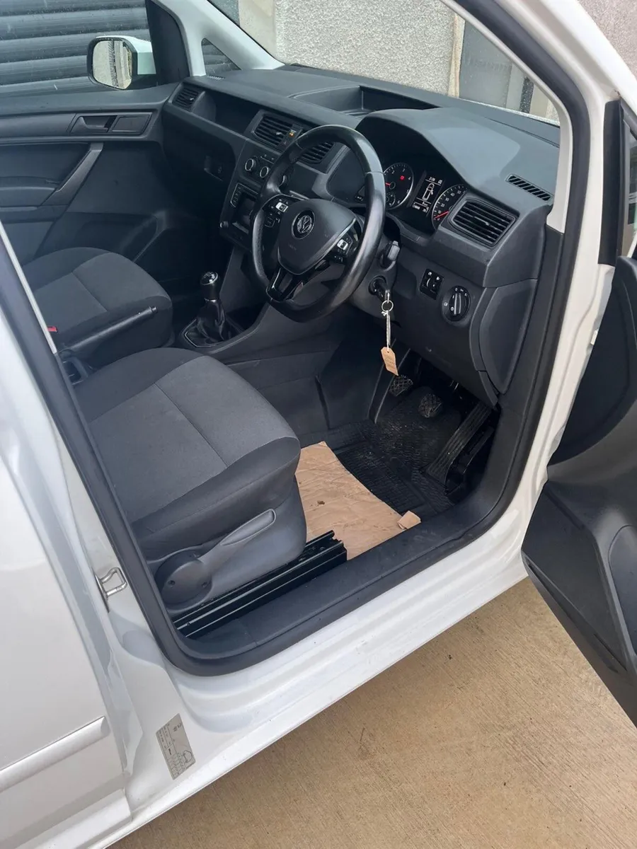 2020 Volkswagen Caddy C20 2.0TDI - Image 4