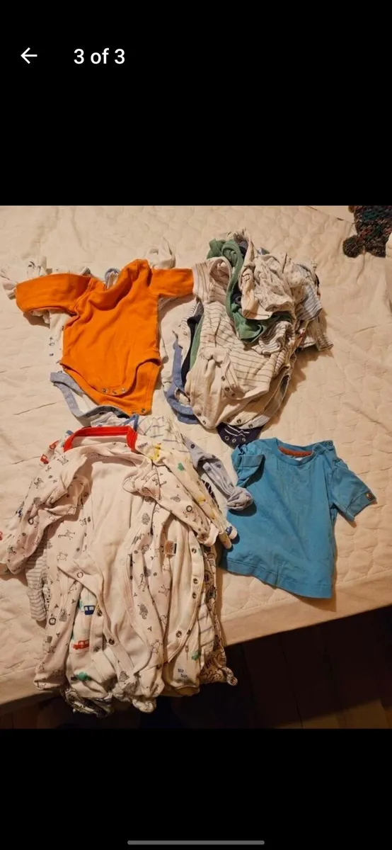Baby boy Size: 3 to 6 Months

Clothes - Image 3