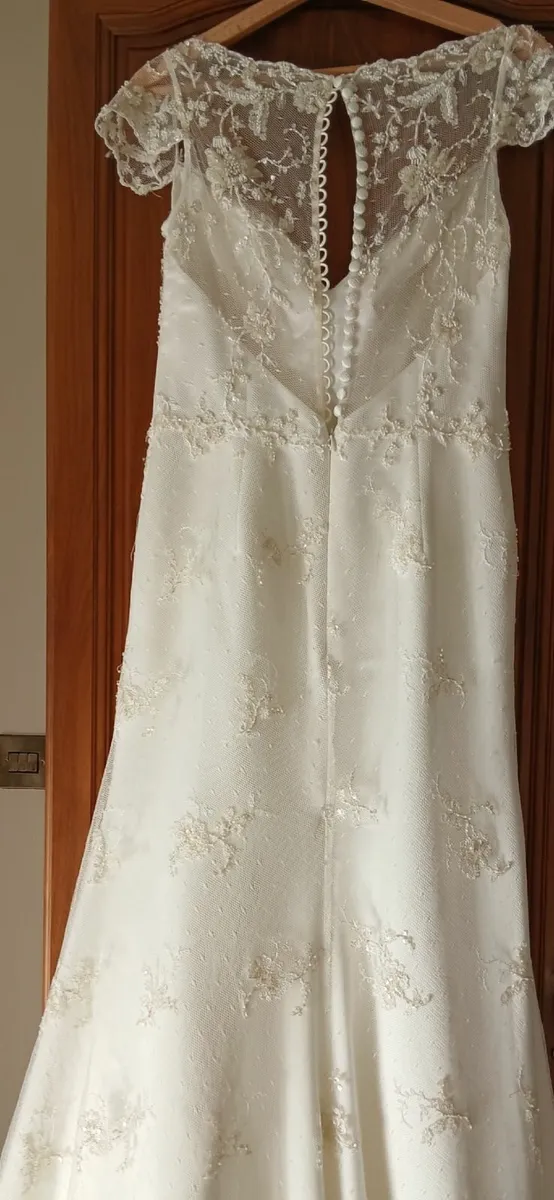 Wedding dress - Image 2