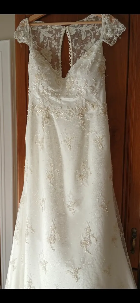 Wedding dress - Image 1