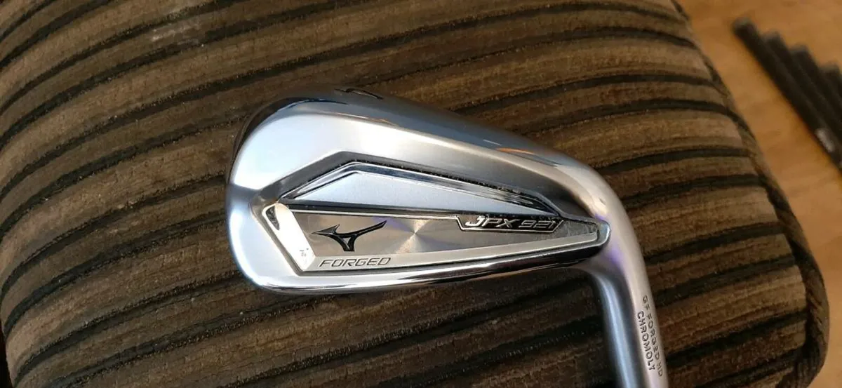 Mizuno JPX 921 Forged Irons (4 to PW) Like NEW - Image 2