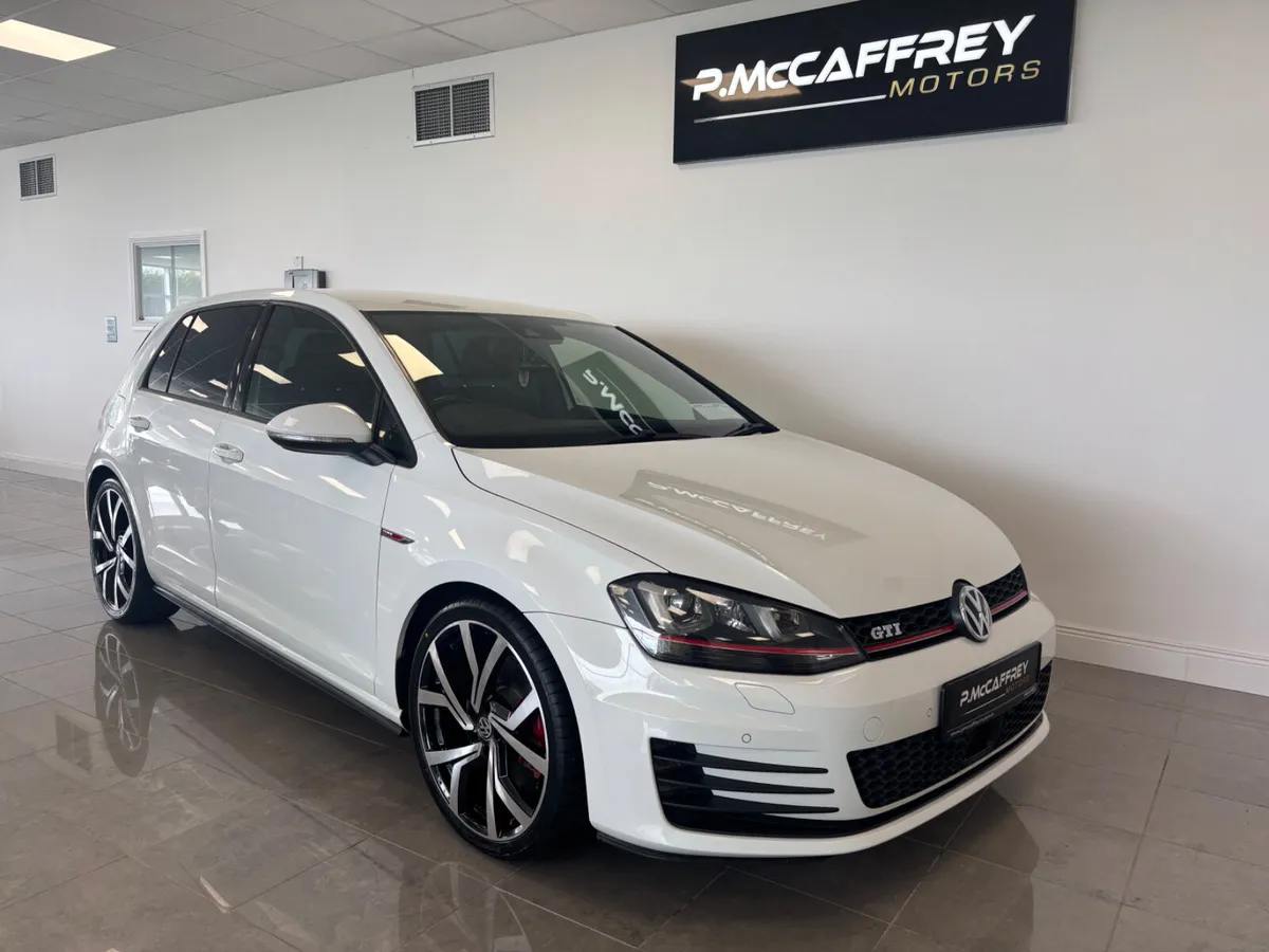 2015 Volkswagen Golf GTI 2.0 TSI DSG AUTO - Image 4