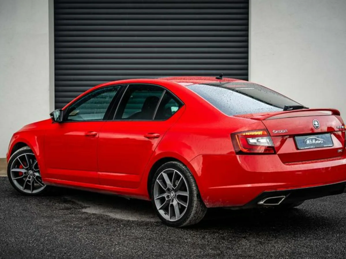Skoda Octavia VRS TDI DSG *PAN ROOF* - Image 3