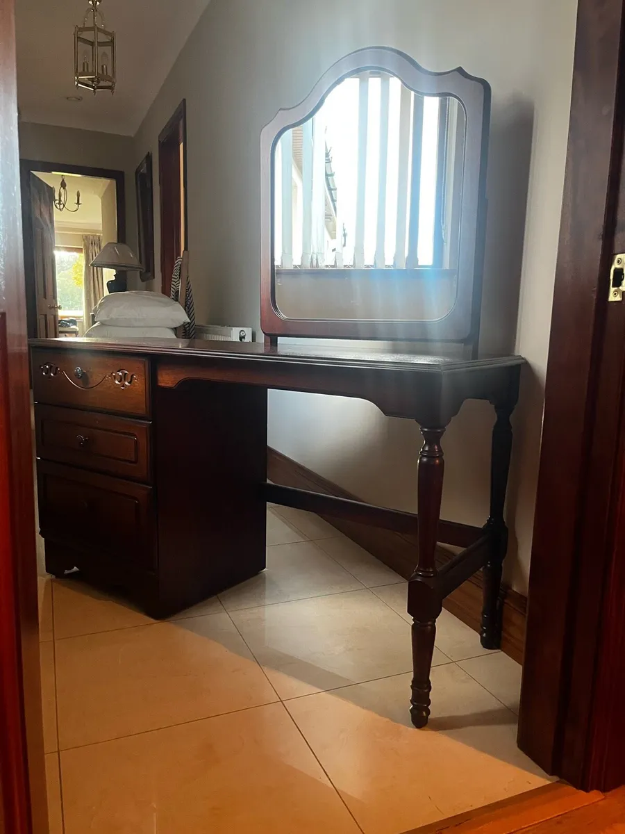 Rossmore Dressing Table