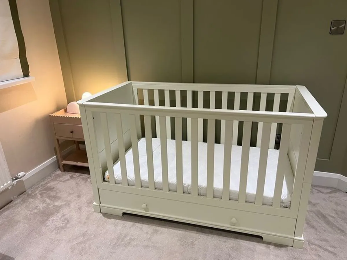 oxford cot set baby changer and wardrobe - Image 3