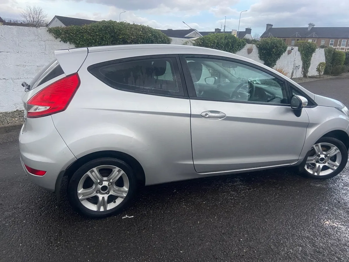 2009 Ford Fiesta - Image 4