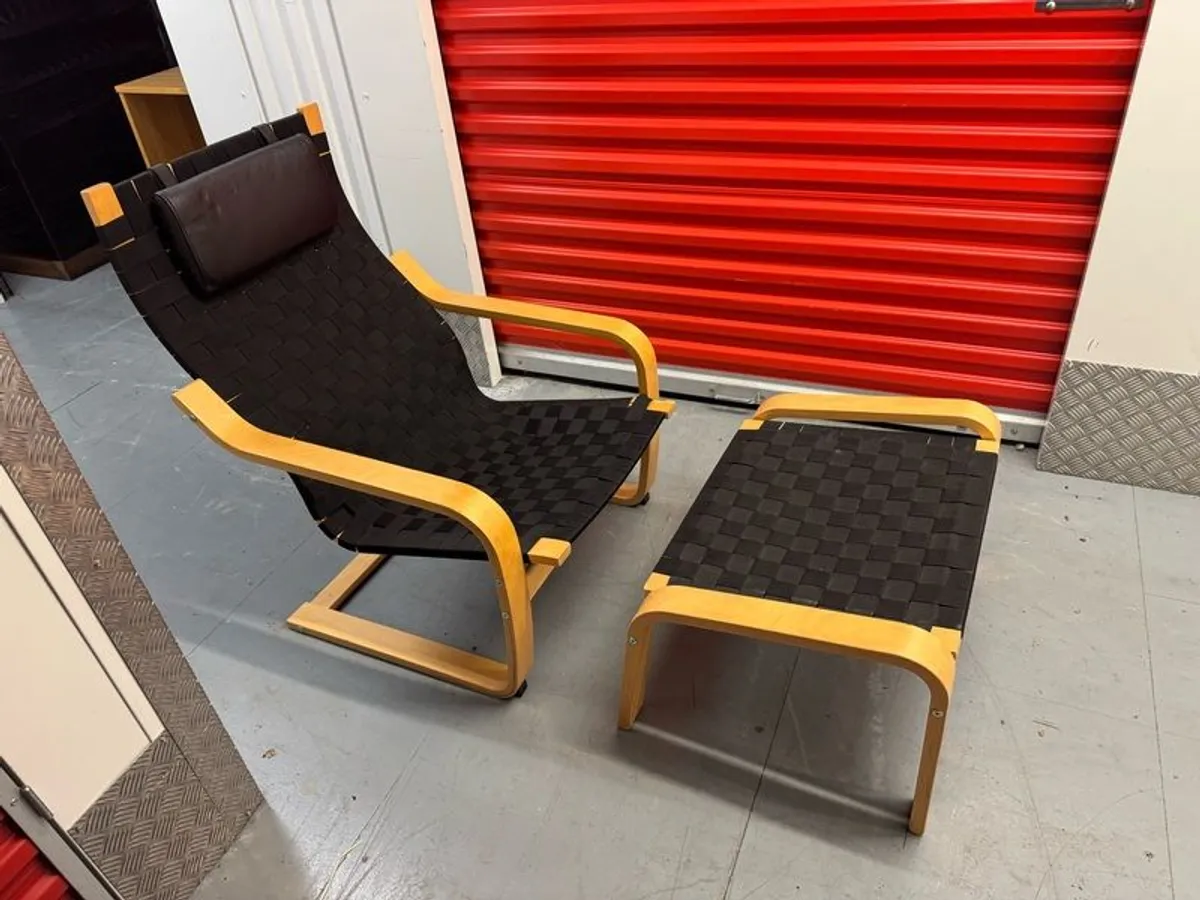 reading chair - Image 1