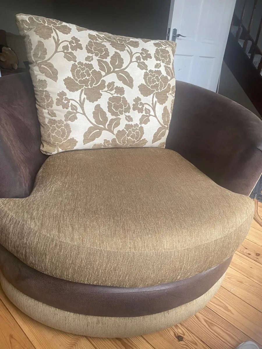 Swivel Chair - Image 2