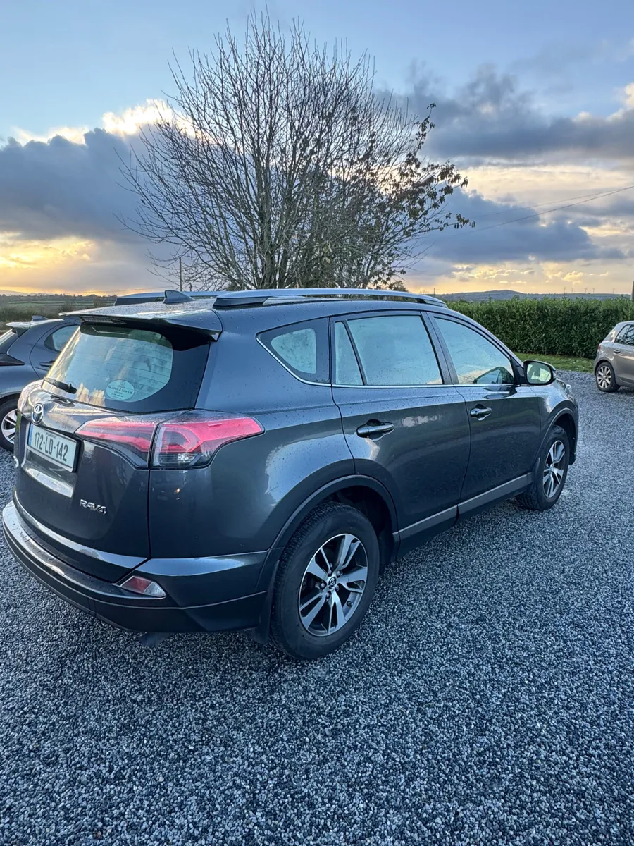 Toyota RAV4 2017 - Image 2