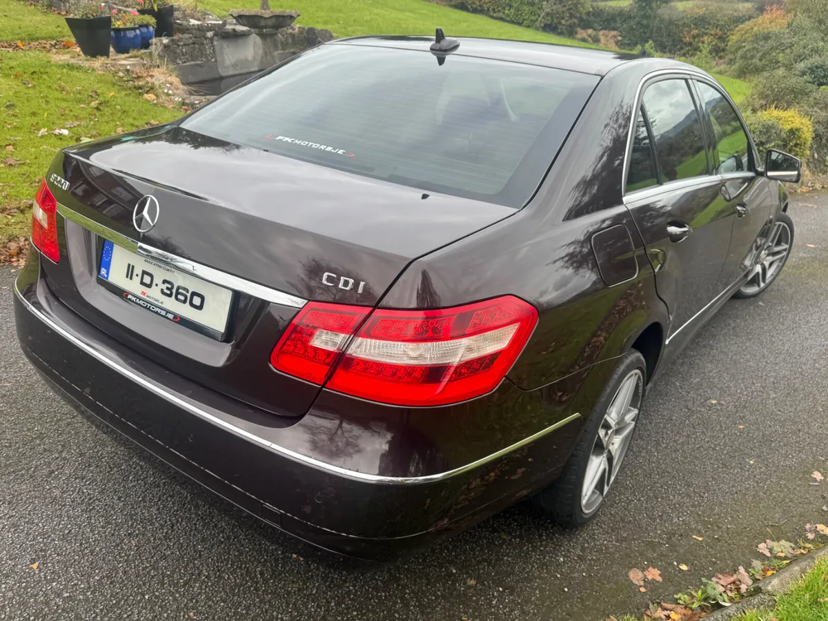 Mercedes-Benz E-Class 2011 auto - Image 4
