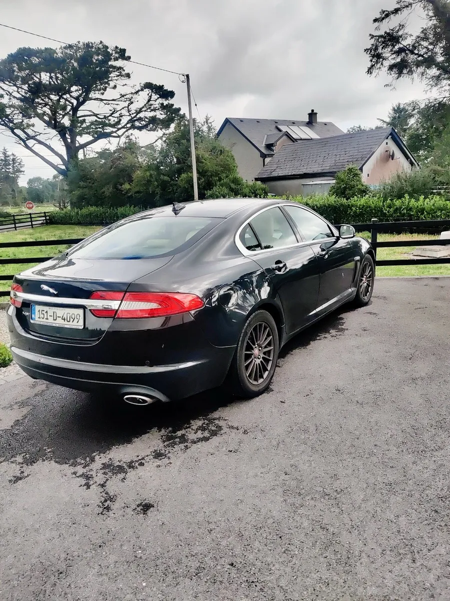 2015 Jaguar xf 2.2 - Image 2