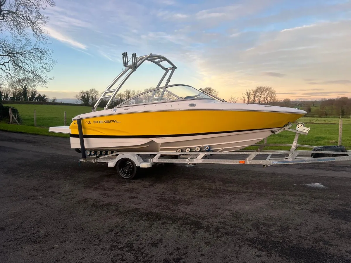 Regal 1900 2007 bow rider sports boat - Image 2