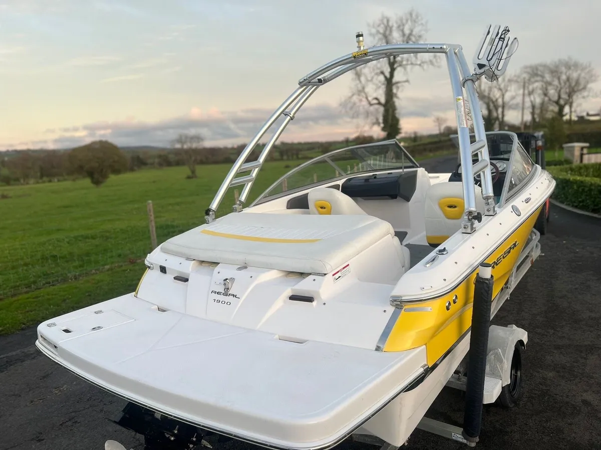 Regal 1900 2007 bow rider sports boat - Image 3