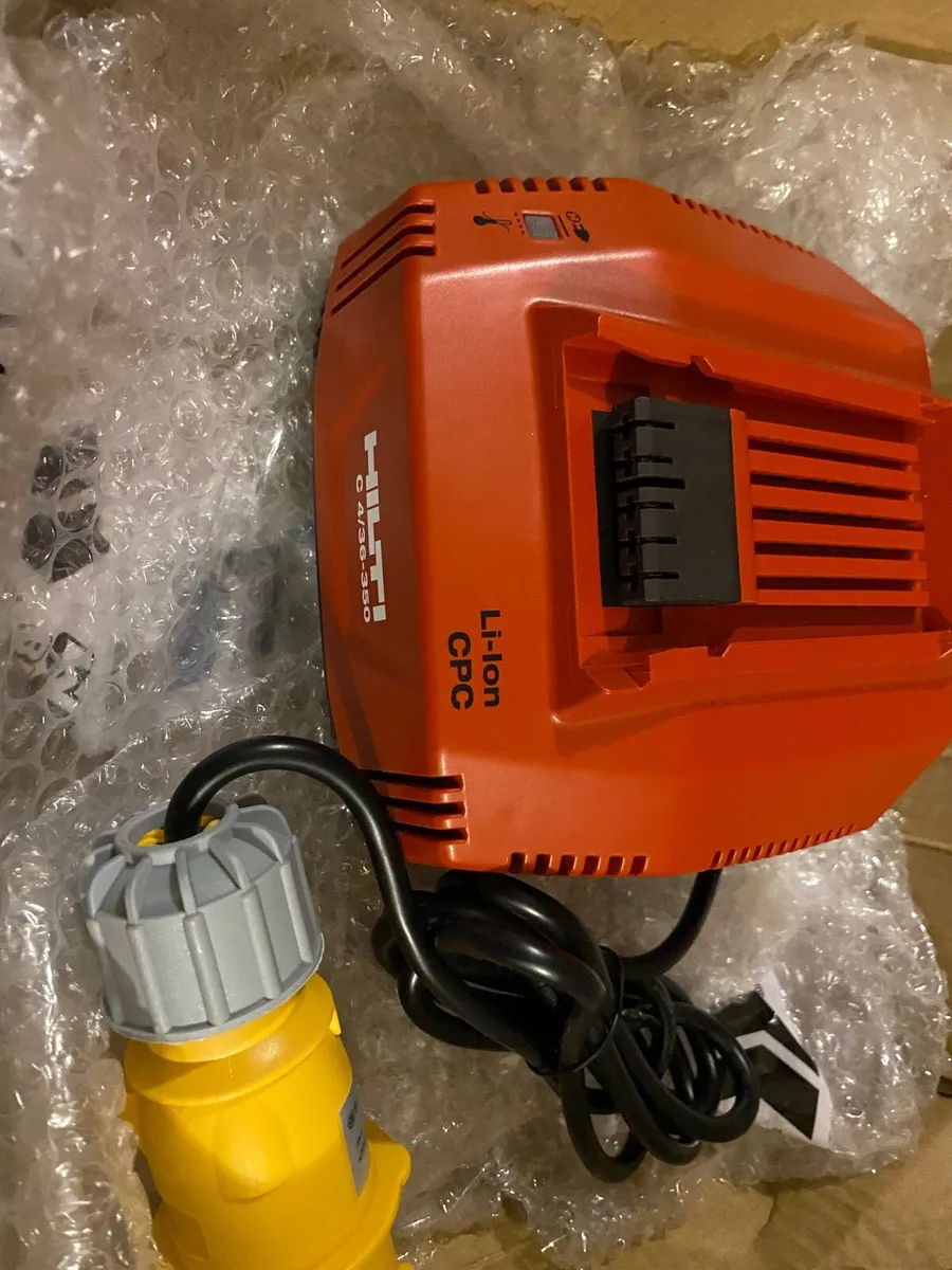 Hilti fast charger - Image 1