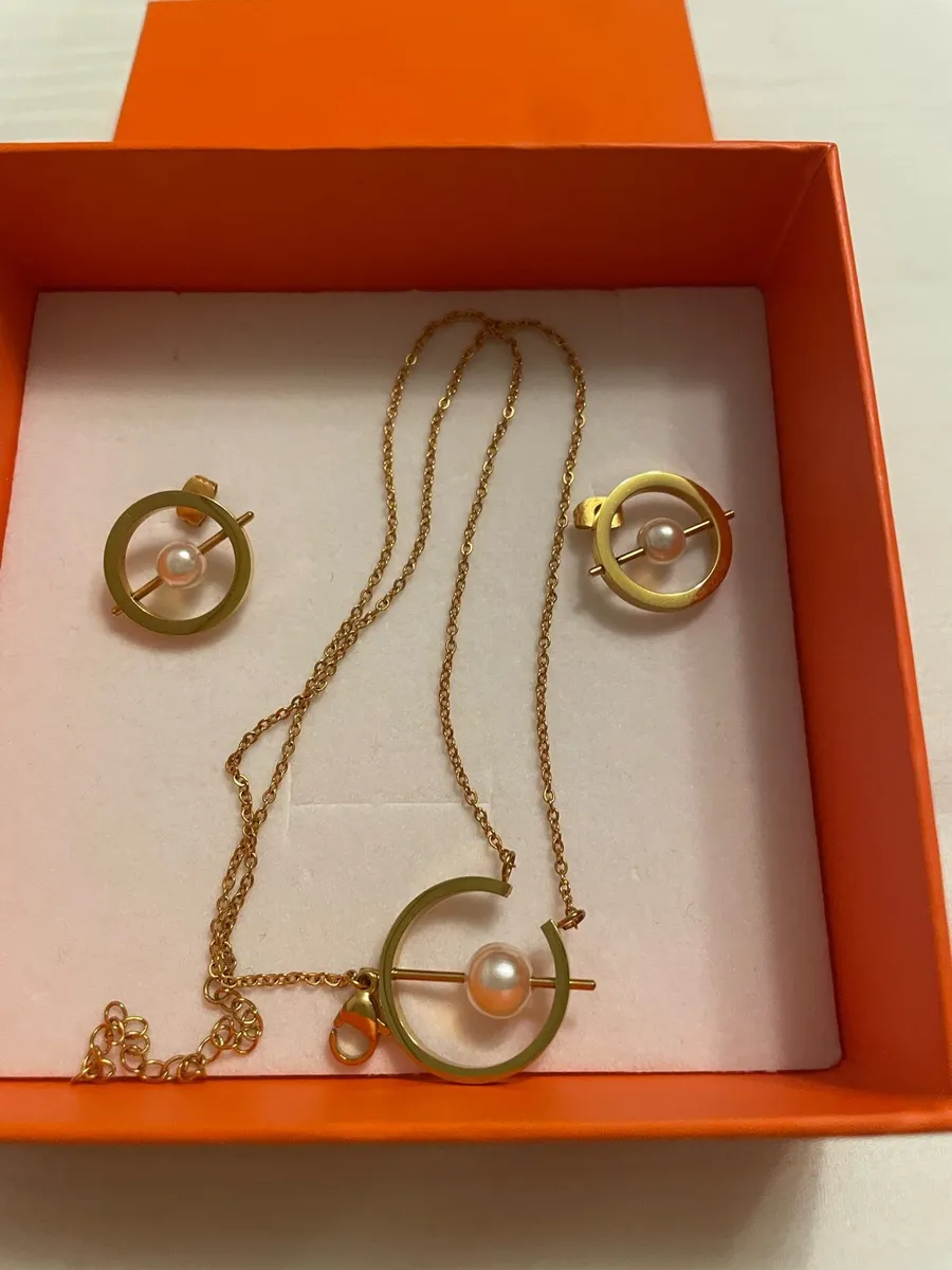 Necklace & earrings set - Image 4