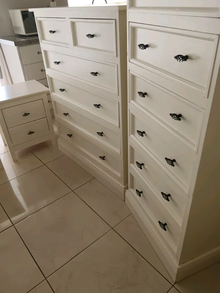 Bedroom furniture set - Image 2