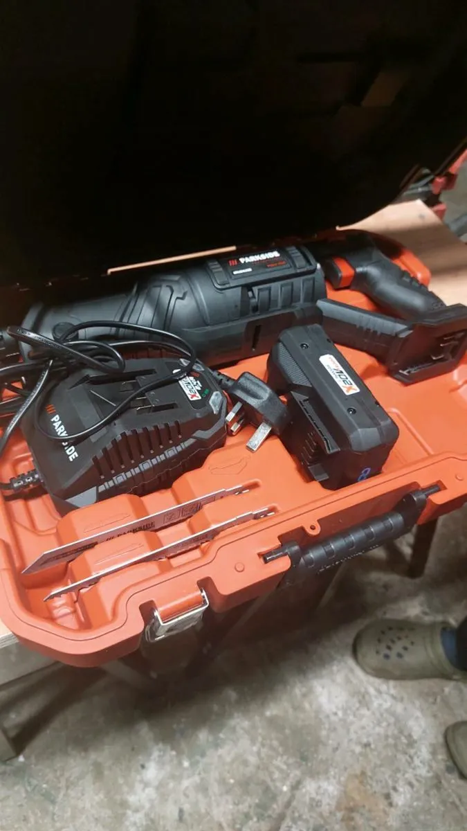 Cordless reciprocating saw - Image 3