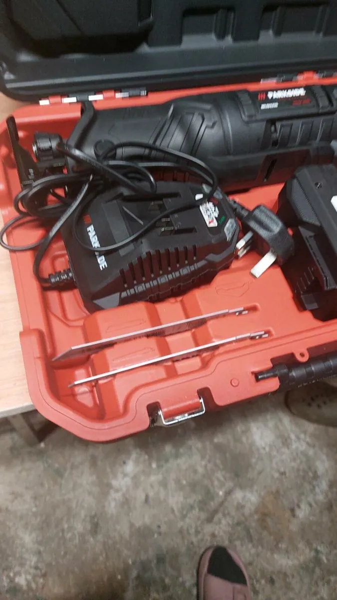 Cordless reciprocating saw - Image 4