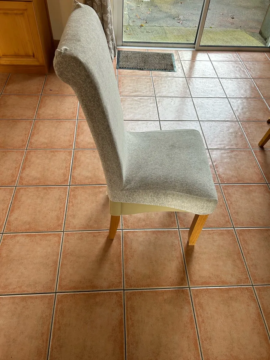 4 kitchen chairs - Image 2