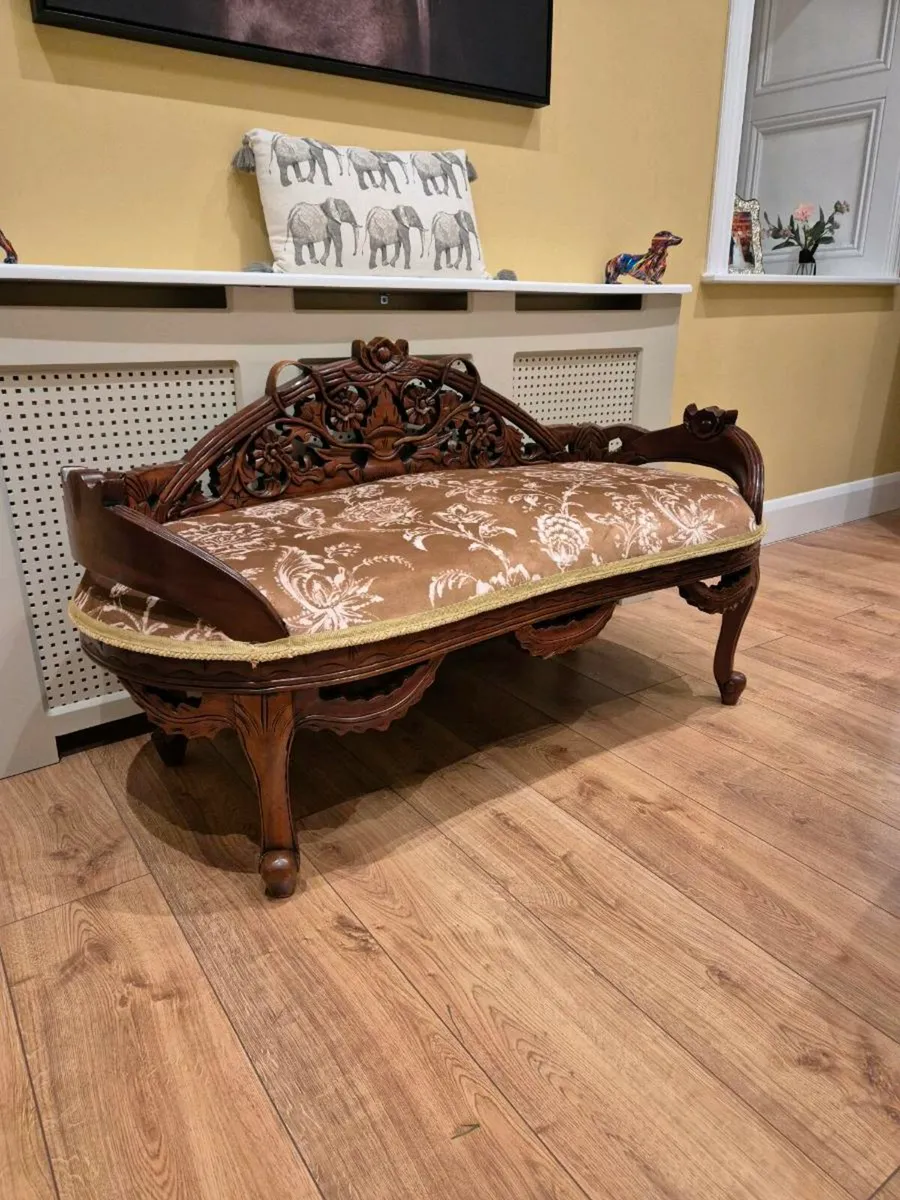 Window seat - Image 3