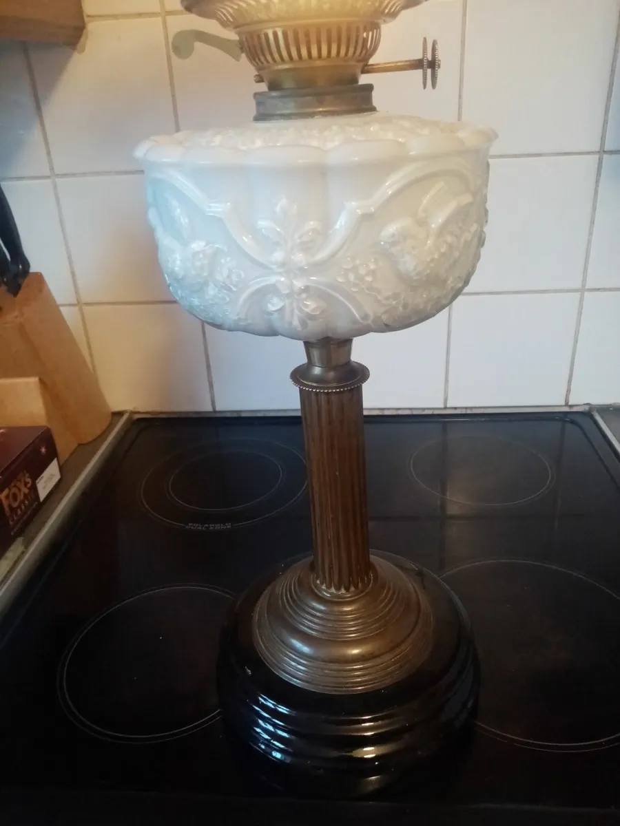2 victorian Oil lamps - Image 3