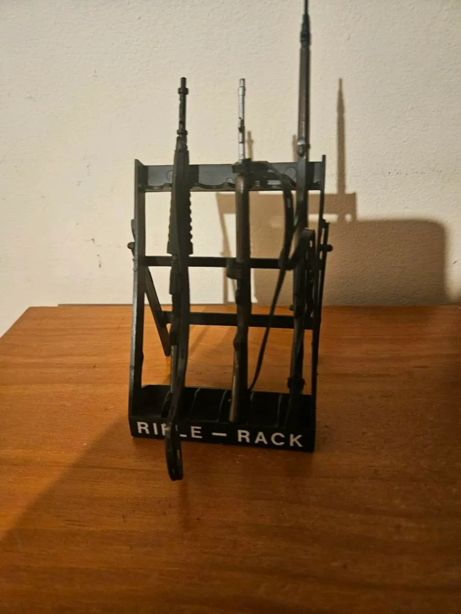 Vintage Action Man Rifle Rack - Image 1