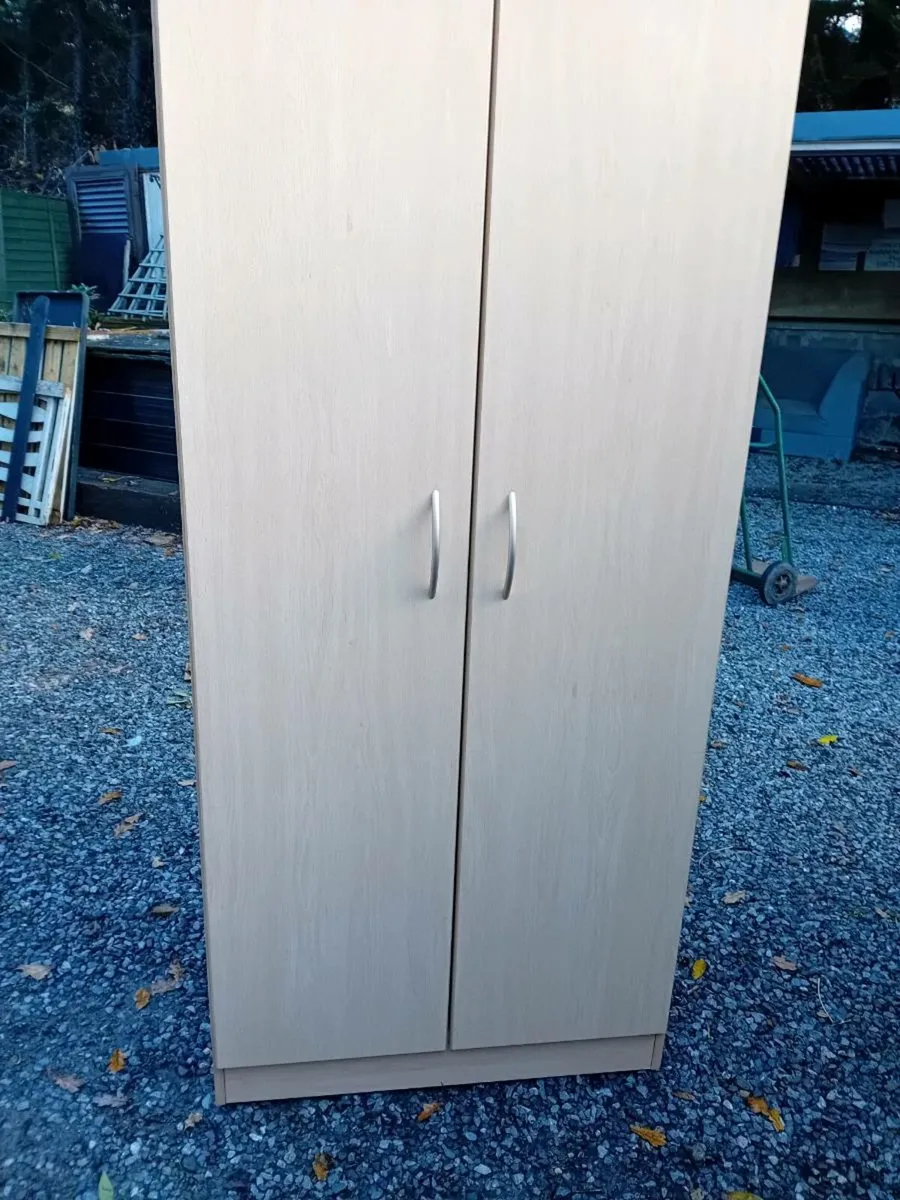 Bedroom furniture bundle. - Image 4