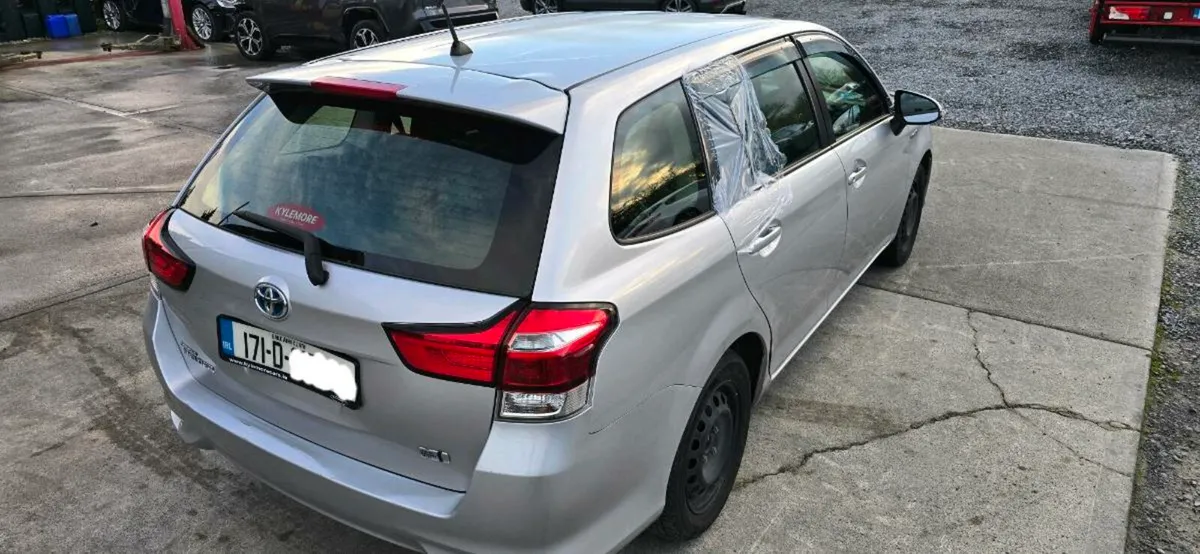 171 TOYOTA COROLLA FIELDER - Image 4