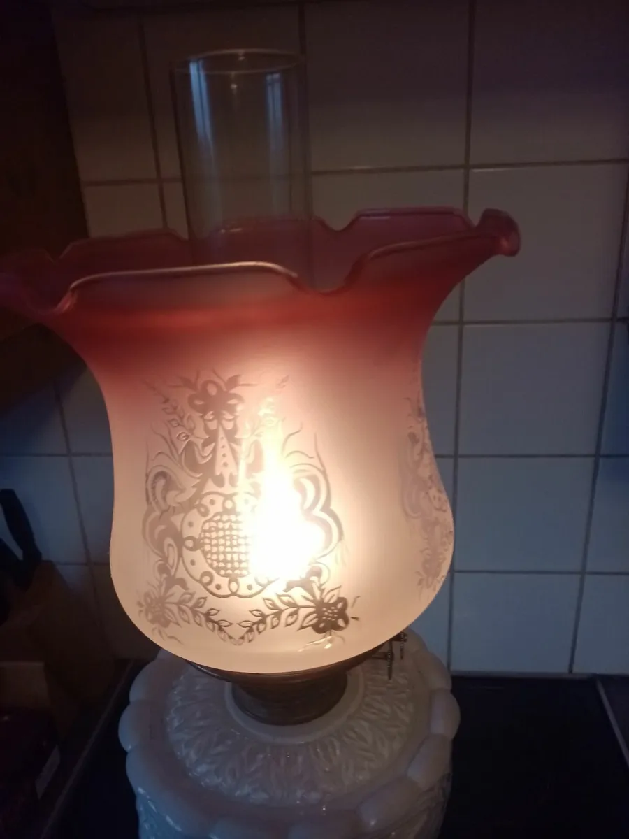 2 victorian Oil lamps - Image 4