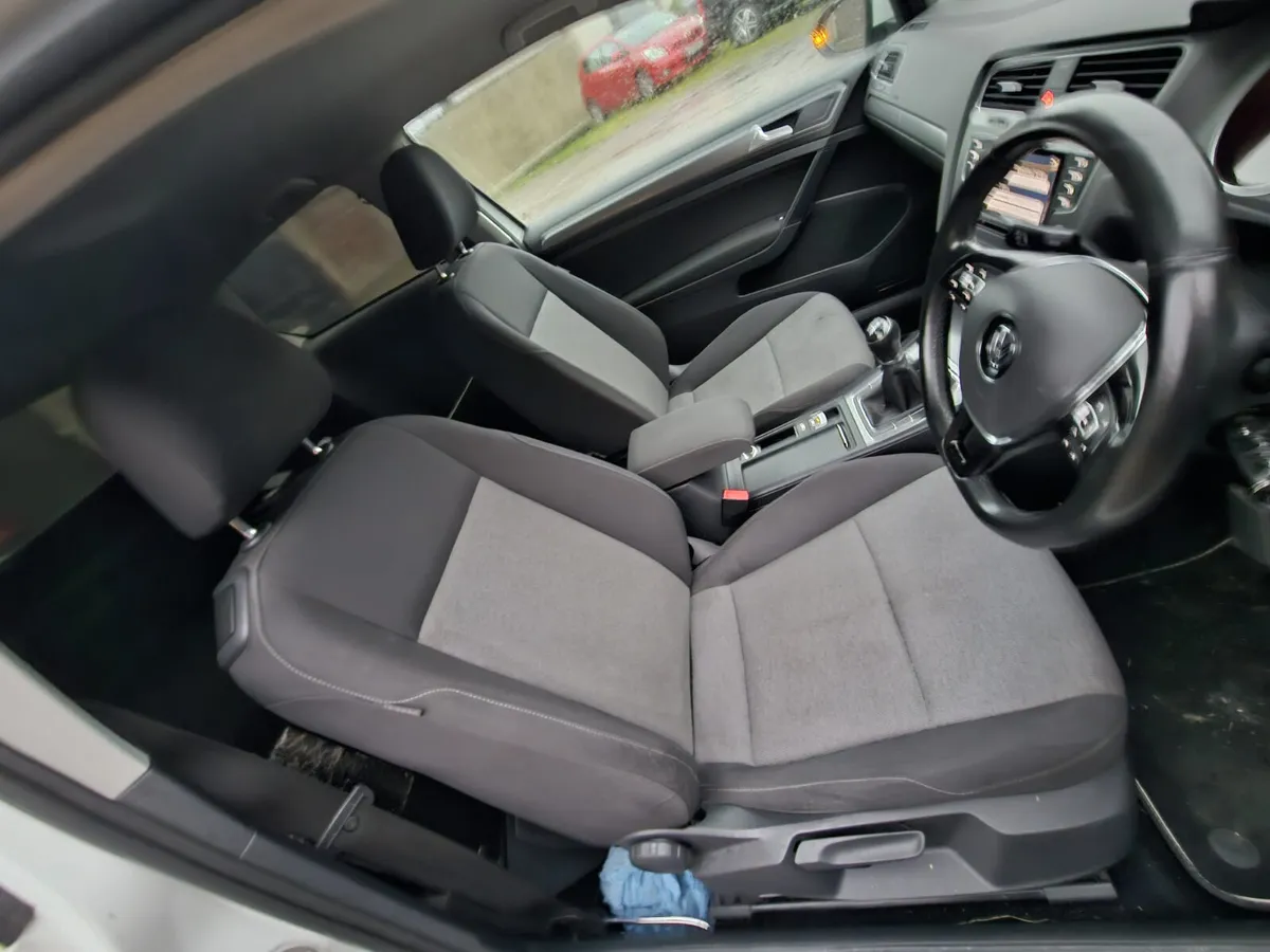 Volkswagen Golf 2014 1.6tdi €3650 no offers - Image 4