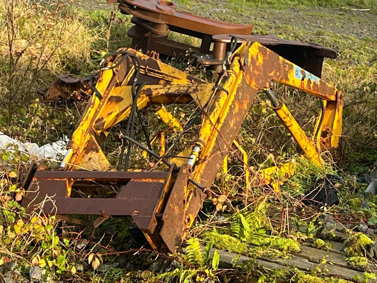 Grays Lynkon 430 Front Loader - Image 3