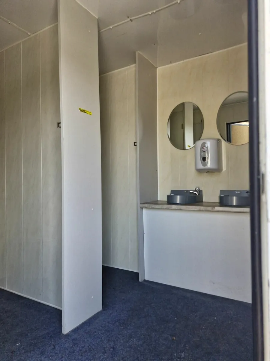Mobile toilet trailer container welfare unit - Image 1