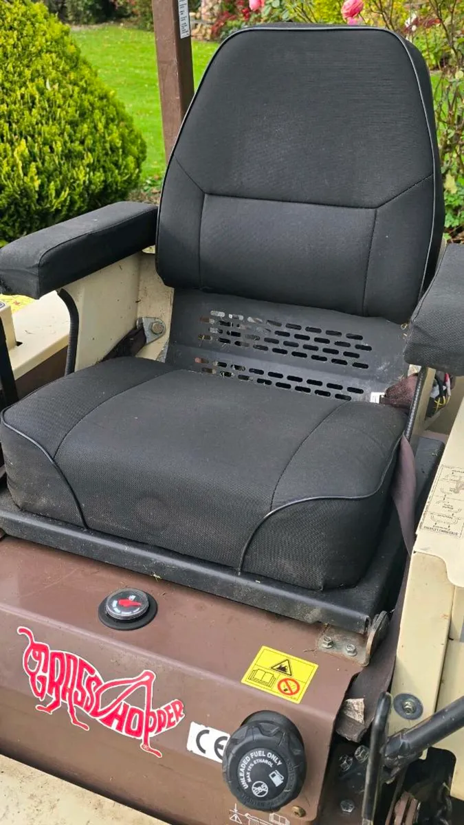 ZERO TURN 24HP - Image 3