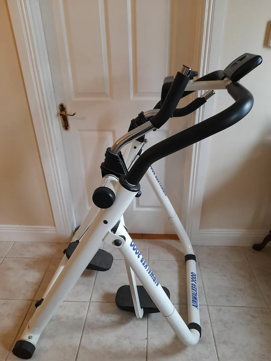 Airwalker 2000 Crosstrainer for sale - Image 1
