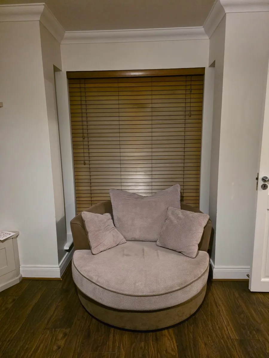 L Shape Couch & Swivel Barrel Chair - Image 3