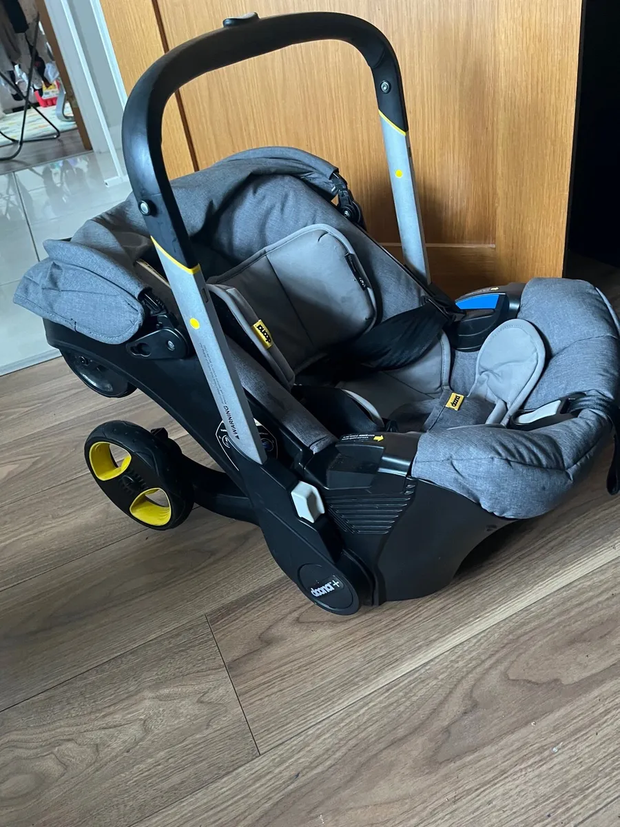 Doona Car Seat and base - Image 3