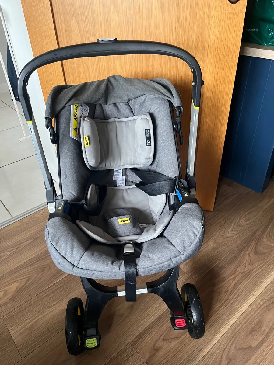 Doona Car Seat and base - Image 1
