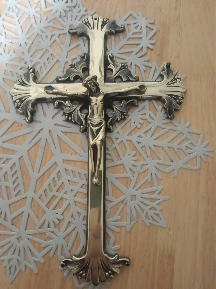 Solid brass  crucifix - Image 1