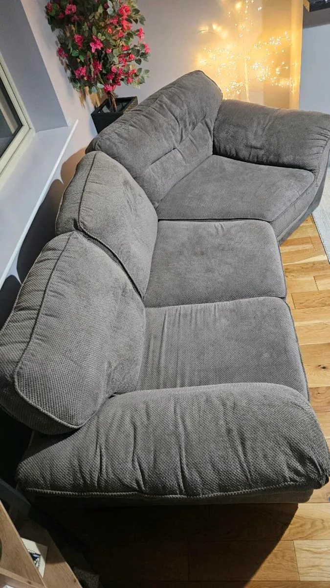 3 seater couch and love chair - Image 4