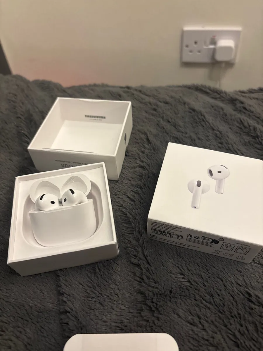 AirPods 4 - Image 1