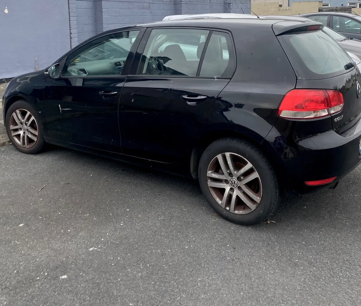 Volkswagen Golf 2009 - Image 2