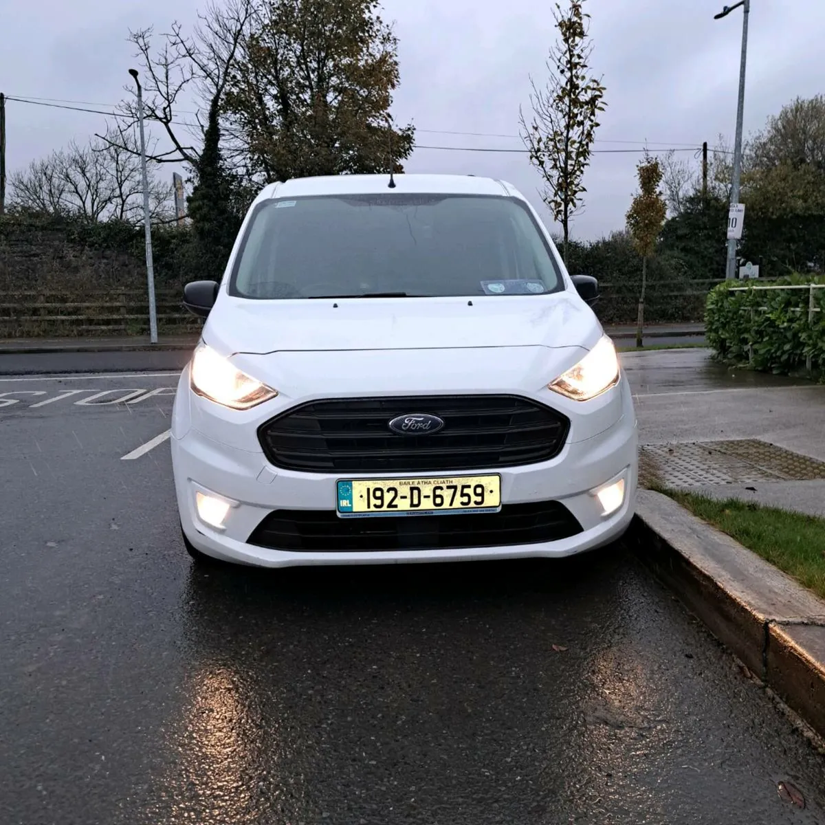 Ford  transit connect Trend 192 one owner - Image 2