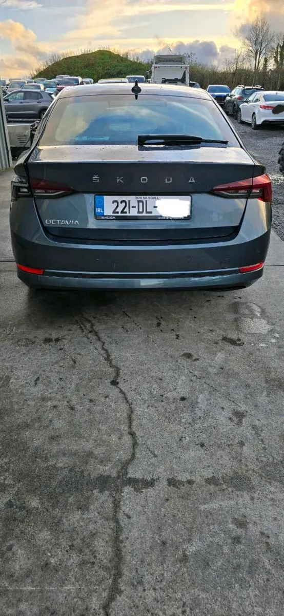 221 SKODA OCTAVIA - Image 4