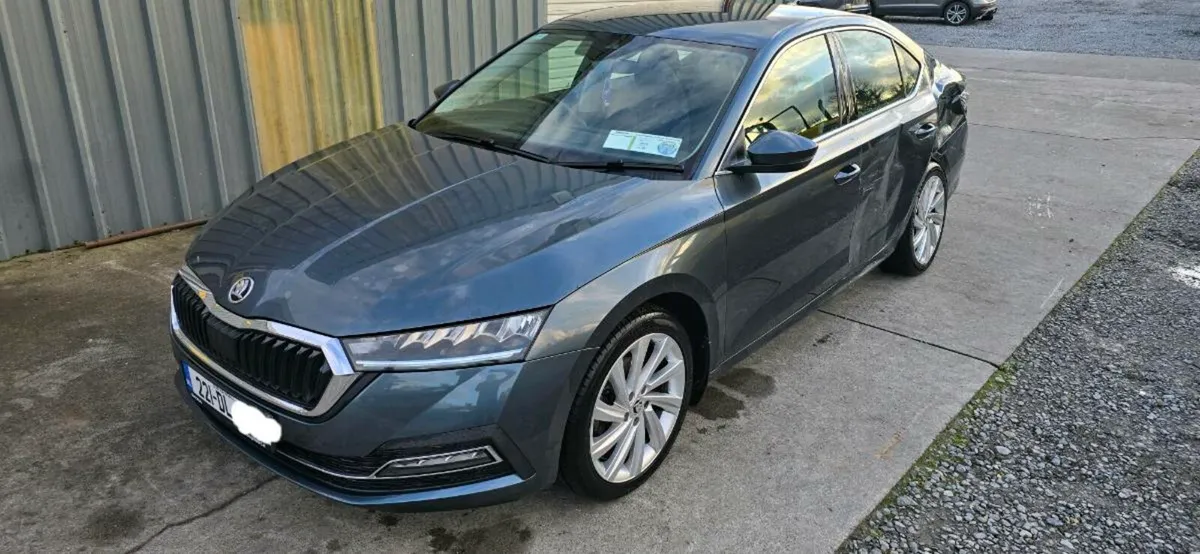 221 SKODA OCTAVIA - Image 1