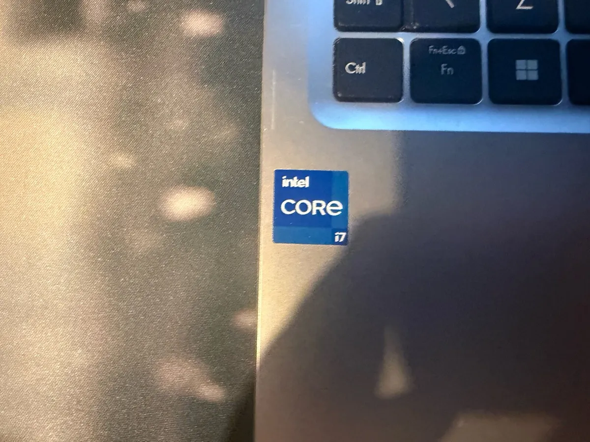 ASUS Vivobook 16 X16O5ZA 16” - Intel Core i7 - Image 3