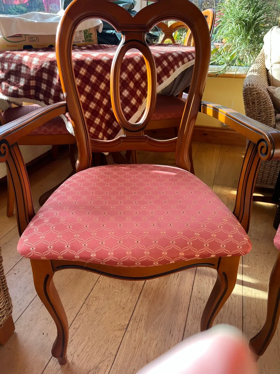 Table and 6 chairs - Image 2