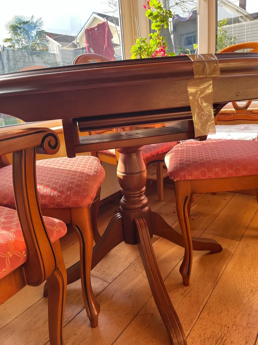 Table and 6 chairs - Image 4