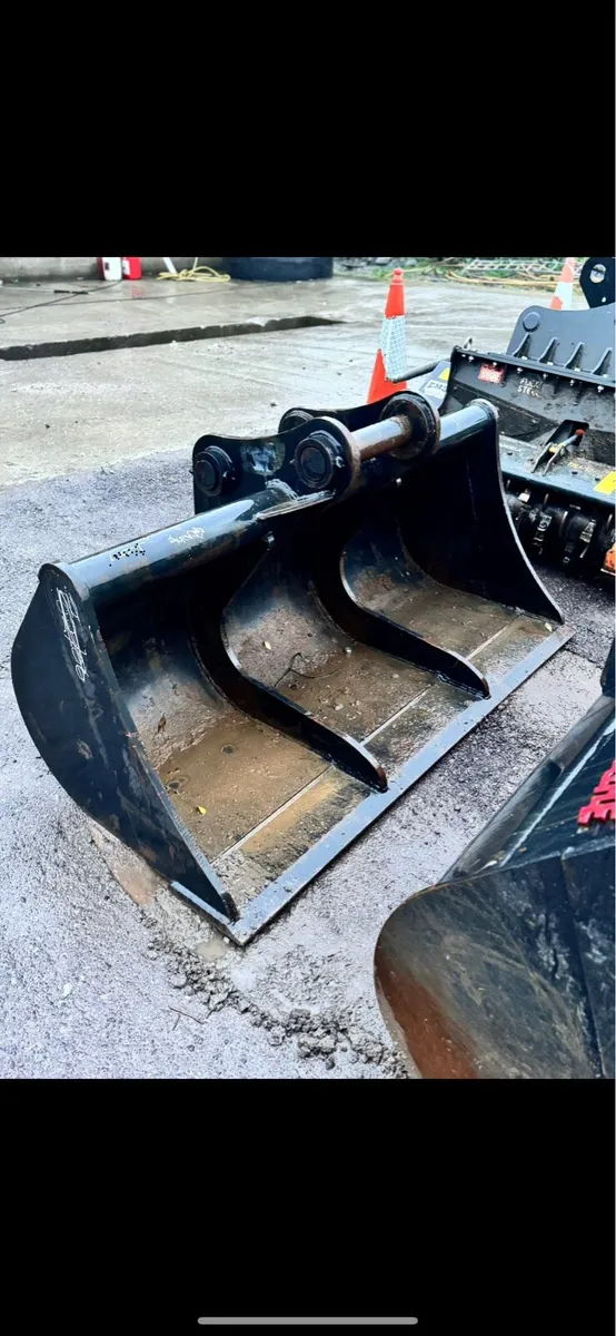Tighe 72” Grading Bucket - Image 1